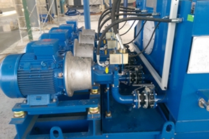 重慶維慶液壓機械有限公司2000噸液壓機液壓系統(tǒng)調(diào)試成功！